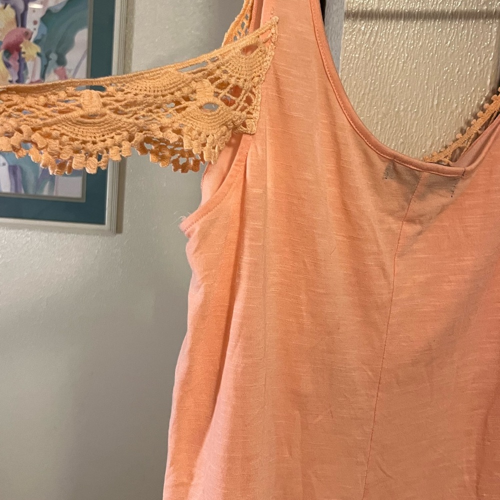 Peach color shirt size large - Picture 2 of 5